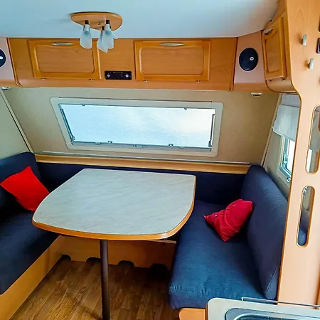 Santa's Winter Caravan-kabe Smaragd Camping *