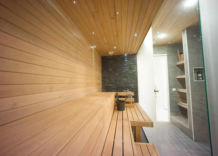 Santa's Winter Caravan-kabe Smaragd * Rovaniemi